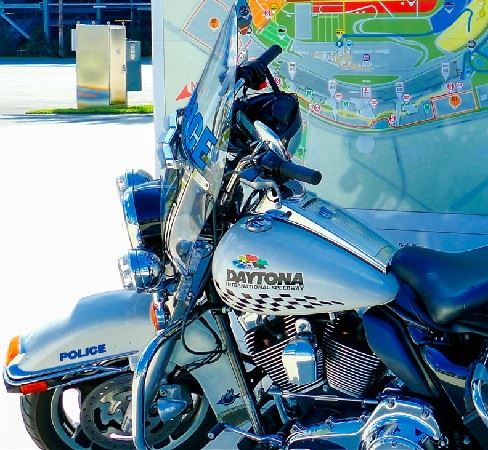 DIS motorbike police speedway 488 x 450