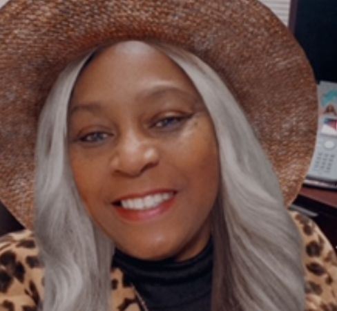 Earnestine Maddox Headshot